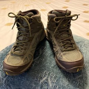 COPY - Womens Merrell waterproof hiking boot